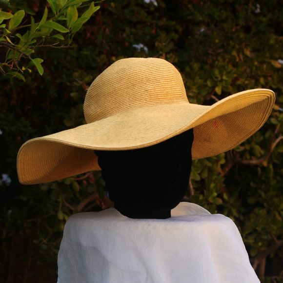 VINTAGE BIG-LARGE WOVEN BEACH-SUN HAT IN CREAM main image 5